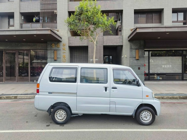 2013年三菱 菱利 廂型車 賺錢的好幫手