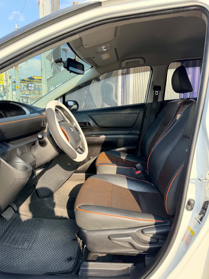 鈞正貿易 2017年 TOYOTA SIENTA 1.8 一手使用 無載貨 跑極少 車況優異 認證