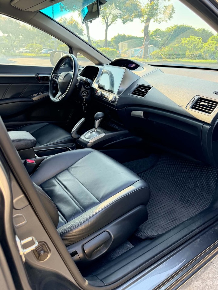 鈞正貿易 2011年 CIVIC K12 1.8 天窗 換檔快撥 一手持有 認證 歡迎比較