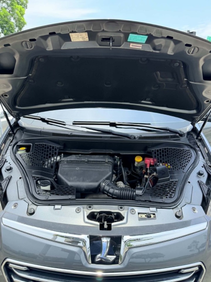 鈞正貿易 2015年 LUXGEN MPV M7版 跑少 雙電動滑門 天窗 寧靜 認證