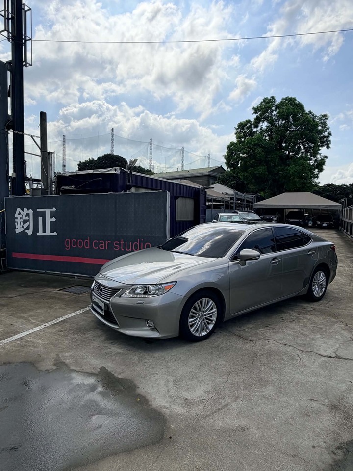鈞正貿易 2015年 LEXUS ES250 跑10萬公里 旗艦版本 原版 原廠保養 配合鑑定