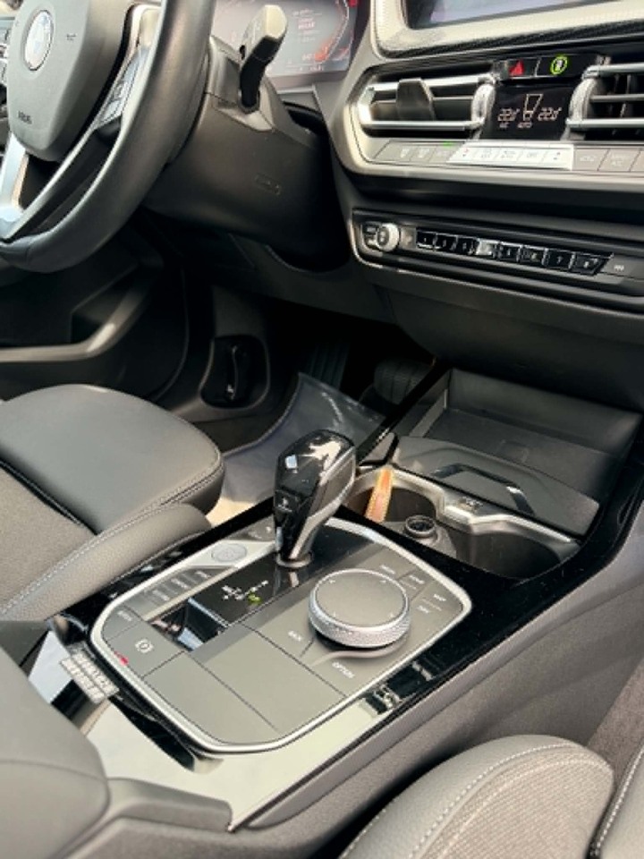 鈞正貿易 2020年 BMW 118i F40 HATCH 原版 原廠保養 跑少 一手車 資料全 車況超級優異 認證