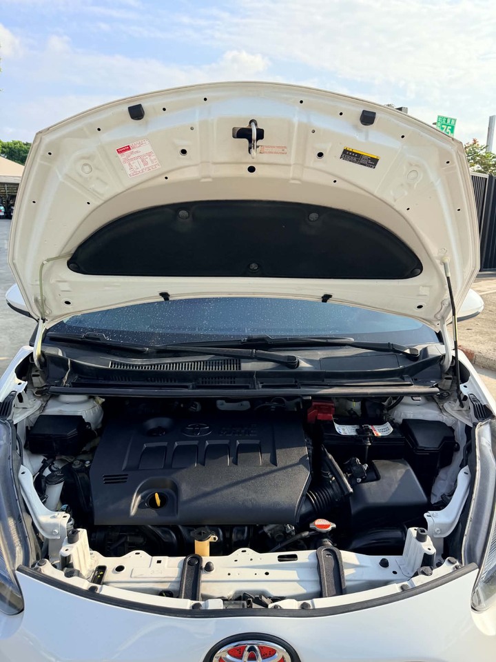 鈞正貿易 2017年 TOYOTA SIENTA 1.8 一手使用 無載貨 跑極少 車況優異 認證