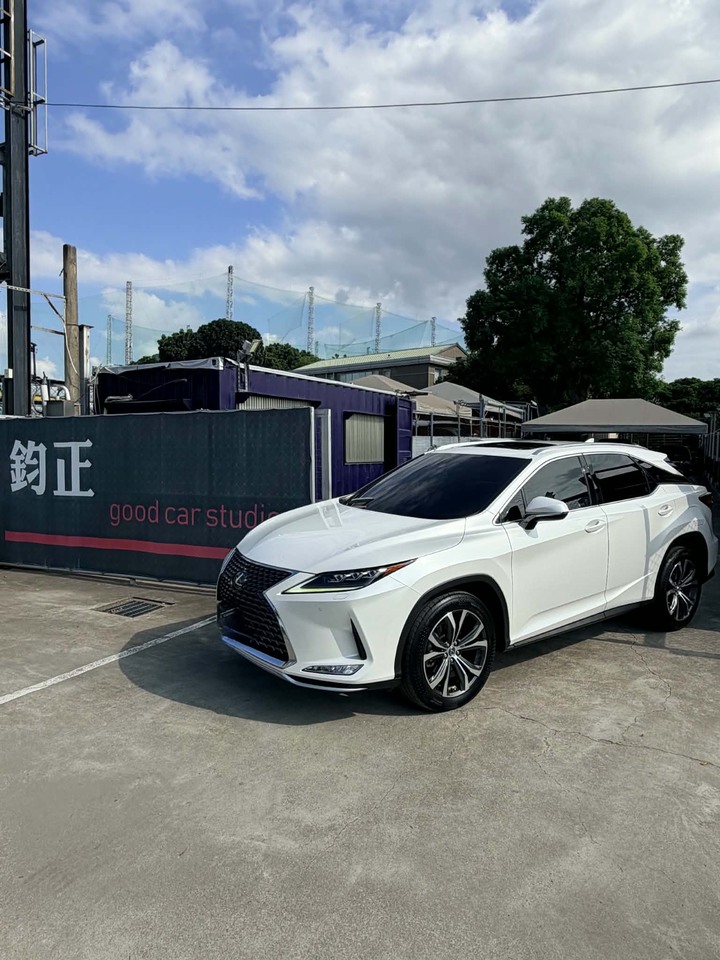 鈞正貿易 2020年 LEXUS RX300 頂級版本 跟車 電動尾門 配合鑑定 認證
