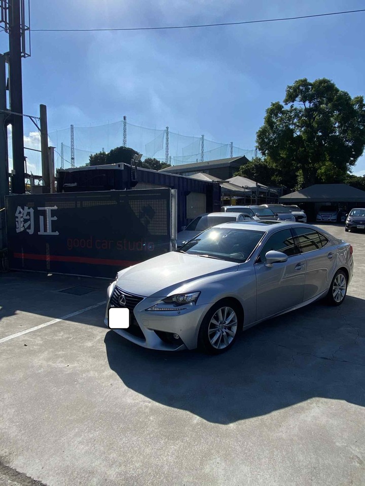 鈞正貿易 2015年 LEXUS IS250 V6 自然進氣 208匹馬力 原廠保養 原版 一手持有