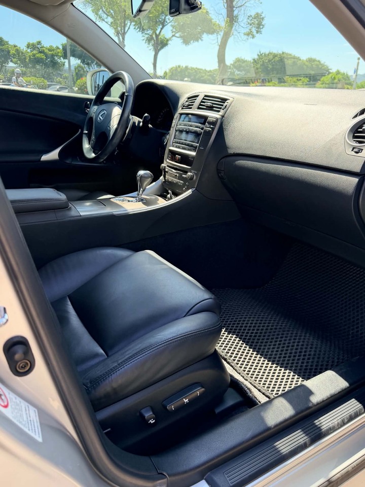 鈞正貿易 2006年 LEXUS IS250 V6 跑少 4萬公里 208匹馬力 原版 原廠保養 資料齊全 認證