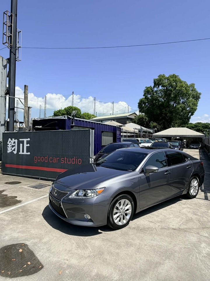 鈞正貿易 2012年 LEXUS ES300H 跑18萬公里 豪華版本 原廠保養 原廠更換大電池 配合鑑定
