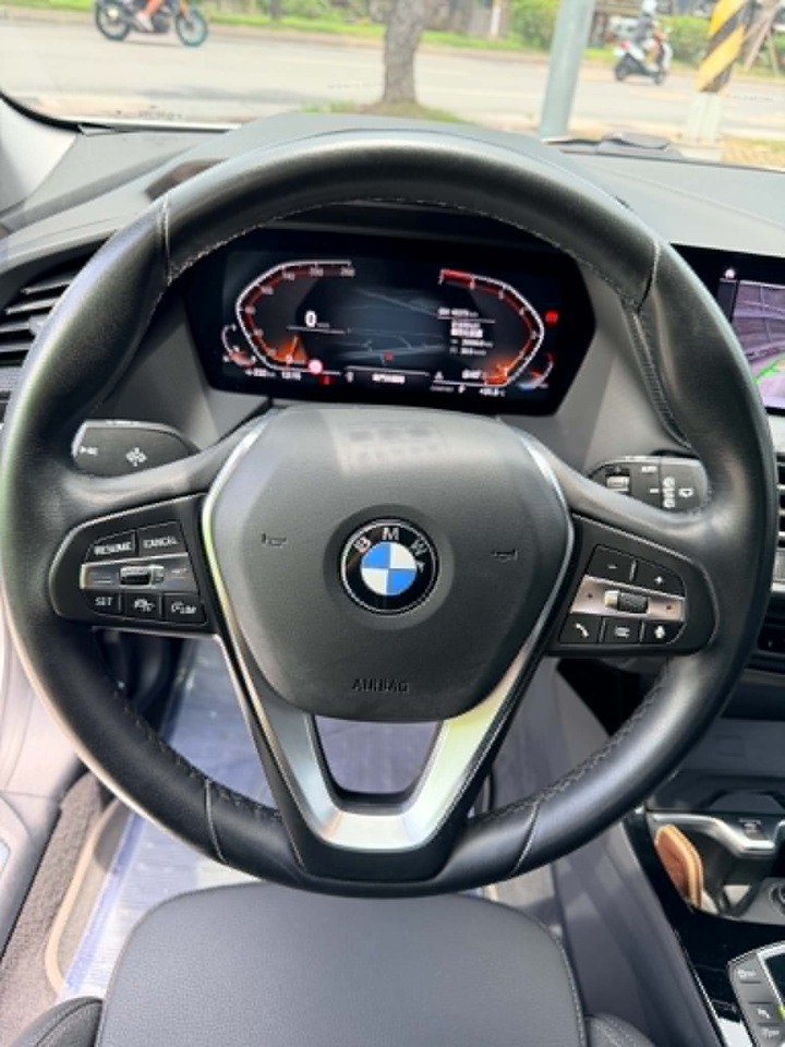 鈞正貿易 2020年 BMW 118i F40 HATCH 原版 原廠保養 跑少 一手車 資料全 車況超級優異 認證