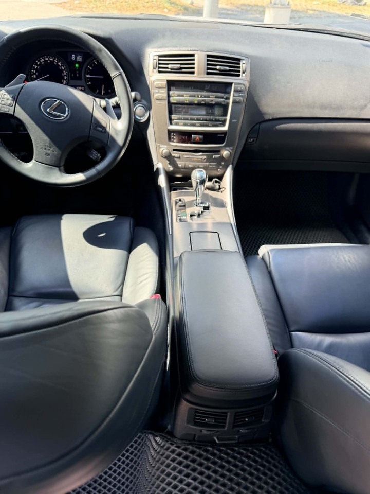鈞正貿易 2006年 LEXUS IS250 V6 跑少 4萬公里 208匹馬力 原版 原廠保養 資料齊全 認證