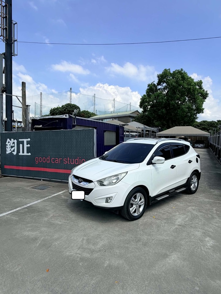 鈞正貿易 2014年 HYUNDAI IX35 2.0 一手持有 資料全 車況很好 來試開就知道了