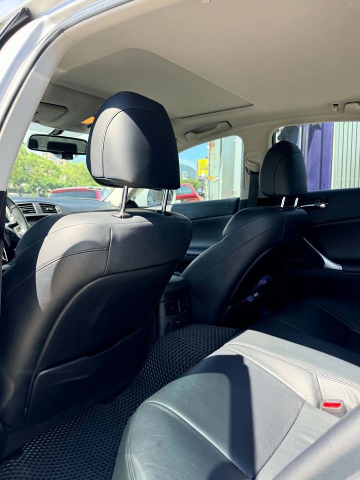 鈞正貿易 2006年 LEXUS IS250 V6 跑少 4萬公里 208匹馬力 原版 原廠保養 資料齊全 認證