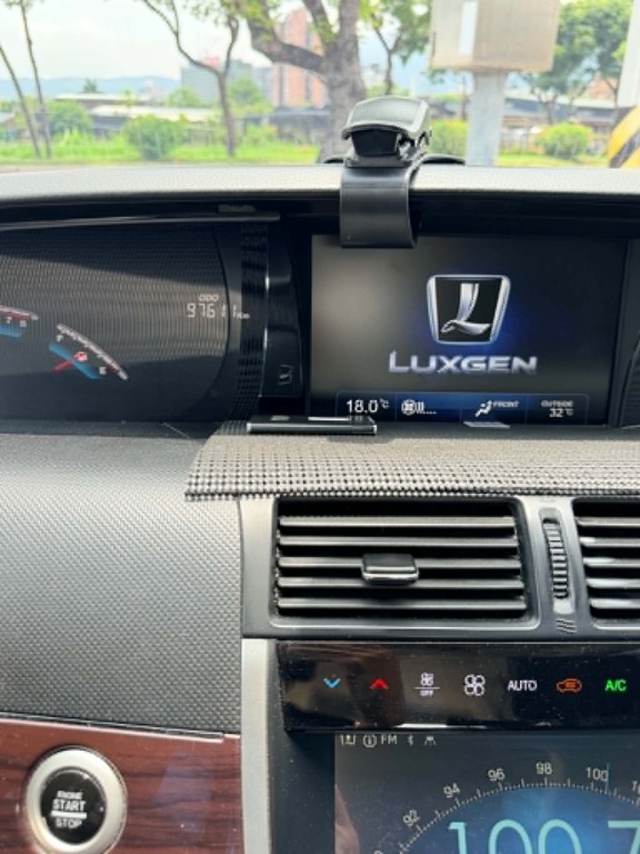 鈞正貿易 2015年 LUXGEN MPV M7版 跑少 雙電動滑門 天窗 寧靜 認證
