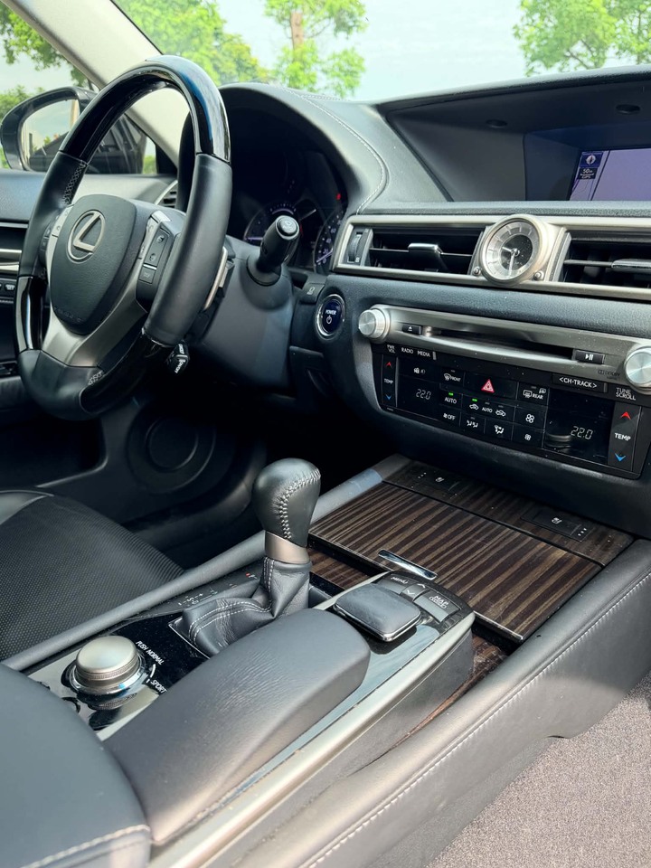 鈞正貿易 2014年 LEXUS GS300H 實跑14萬公里 原廠保養 大電池已更換 認證 綿密好車