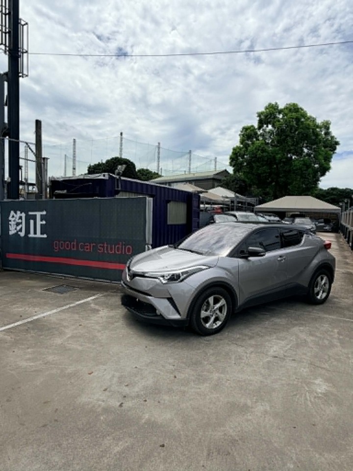 鈞正貿易 2017年 TOYOTA CH-R 經典版 一手 有在照顧 認證