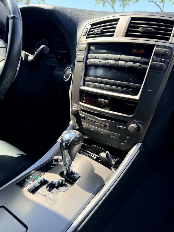 鈞正貿易 2006年 LEXUS IS250 V6 跑少 4萬公里 208匹馬力 原版 原廠保養 資料齊全 認證