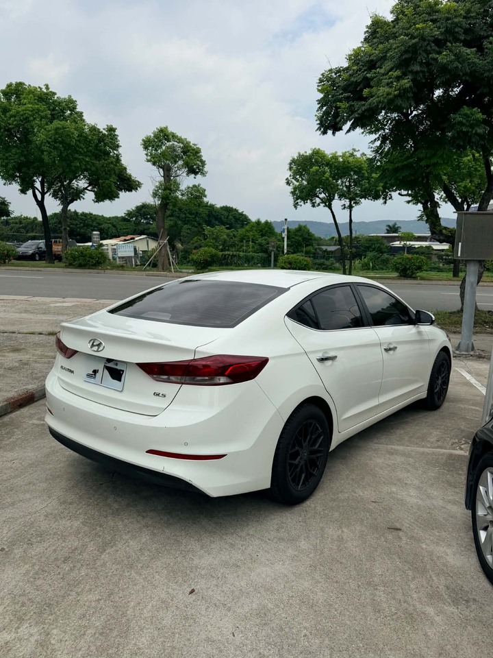 鈞正貿易 2018年 ELANTRA 1.6 一手持有 跑少 原廠保養 原版