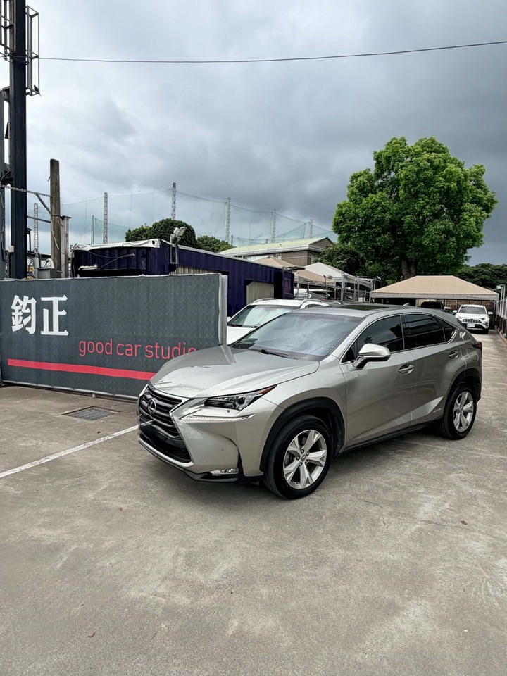 鈞正貿易 2014年 LEXUS NX300H 大電池以原廠更換 電動尾門 配合鑑定