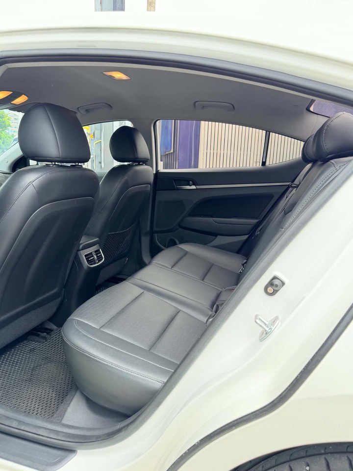鈞正貿易 2018年 ELANTRA 1.6 一手持有 跑少 原廠保養 原版