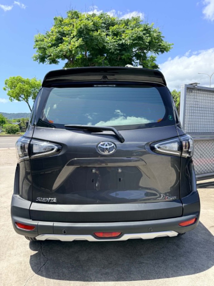鈞正貿易 2024年 TOYOTA SIENTA CROSSOVER 1.8 一手使用 無載貨 原廠保養 資料全