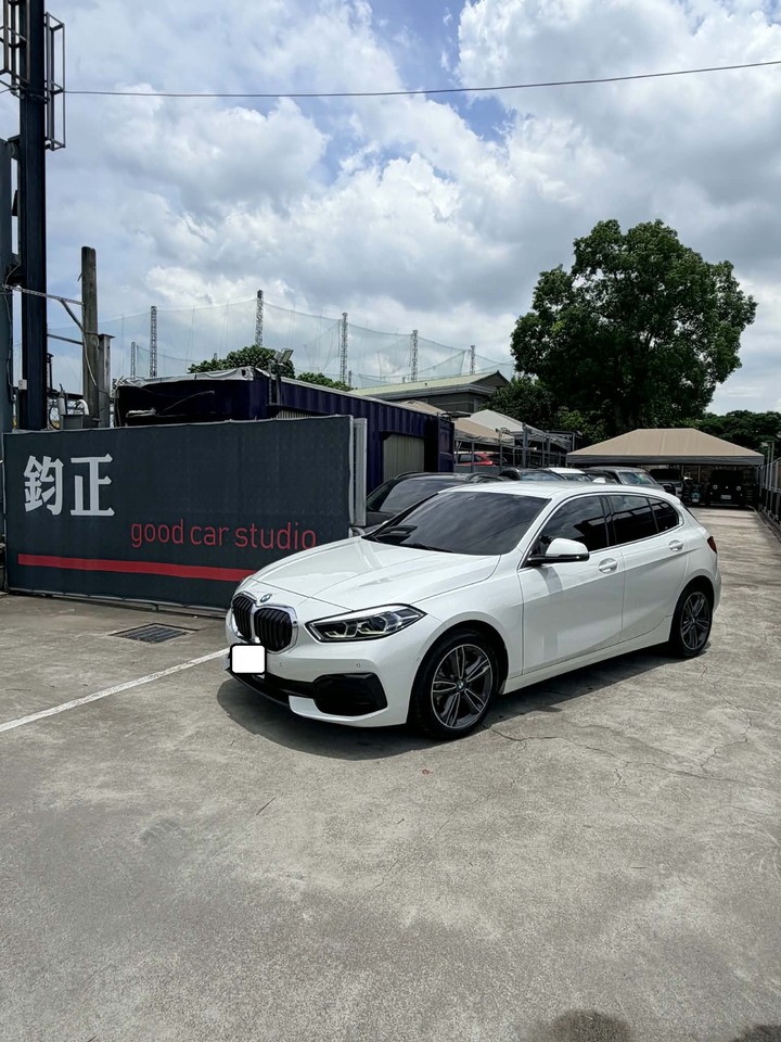 鈞正貿易 2020年 BMW 118i F40 HATCH 原版 原廠保養 跑少 一手車 資料全 車況超級優異 認證