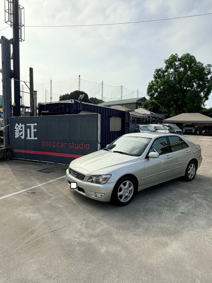 鈞正貿易 2001年 LEXUS IS200 跑少5萬公里 直列六缸 後輪驅動 原版 原廠保養