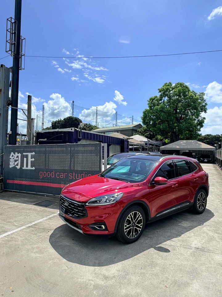 鈞正貿易 2020年 FORD KUGA 1.5T 一手持有 跑15萬公里 原廠保養 全景 腳踢尾門 跟車(收訂)