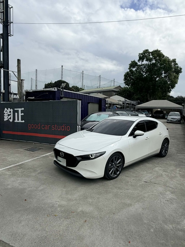 鈞正貿易 2022年 MAZDA 3 2.0 旗艦版 一手持有 完整 認證 BOSS音響 抬頭顯示器