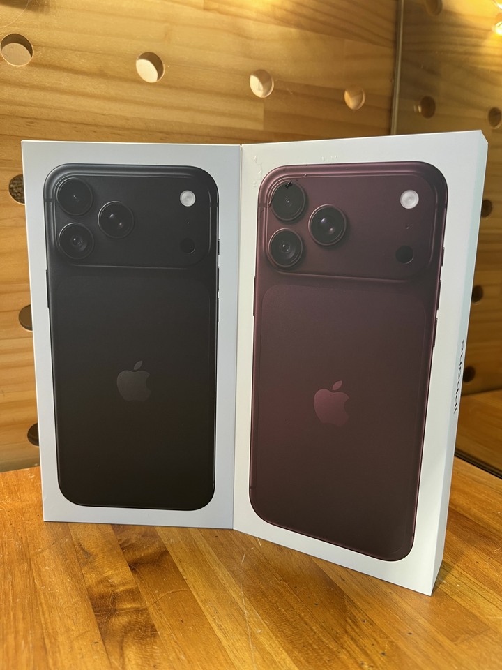 IPHONE18 ProMax 256g 官方貨 全新未拆 1黑1紅 附33w充電頭及保護貼 自取