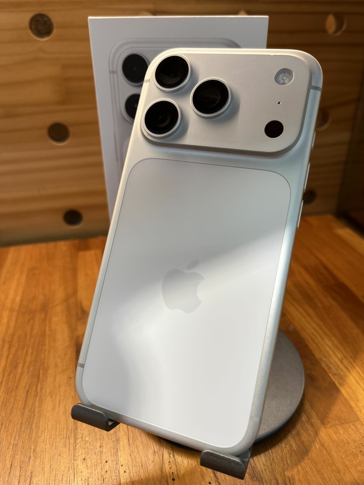 Iphone17 Pro 1TB 銀 Apple Care+至2027/11/03 如圖 自取 議價不回