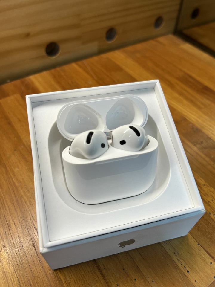 AirPods 4 一般版 A3050 保至2027/02/09 功能正常 自取 議價不回