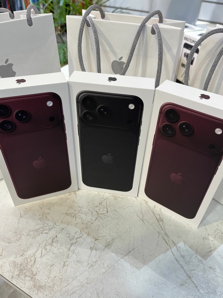 iPhone18 ProMax 512 紅 9/18 首發 附玻璃貼及35w充電器 贈信仰袋 自取