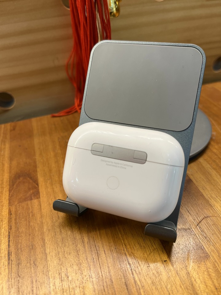 AirPods Pro A2084 雜訊嚴重 聆聽模式選擇關閉則無雜訊 電池盒蓄電正常 自取 不議
