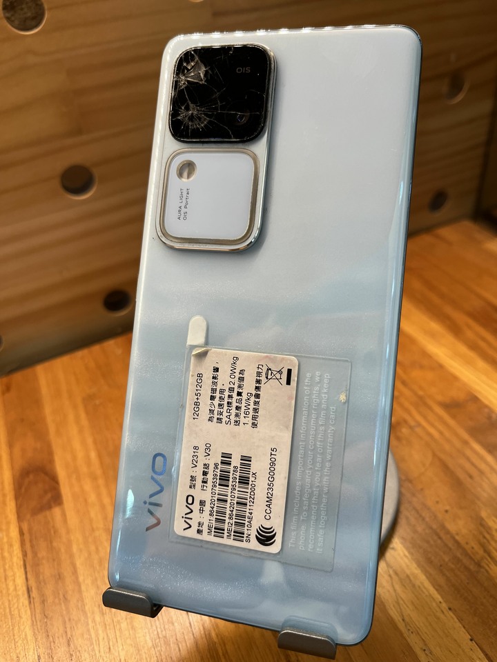 VIVO V30 12G/512G 綠線 後蓋破 無泡水 功能正常 議價不回 自取