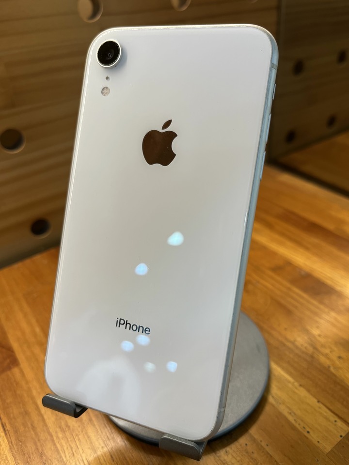 iPhone XR 128g 白 螢幕下方如圖紅圈處 面板黑線 功能正常 自取 議價不回