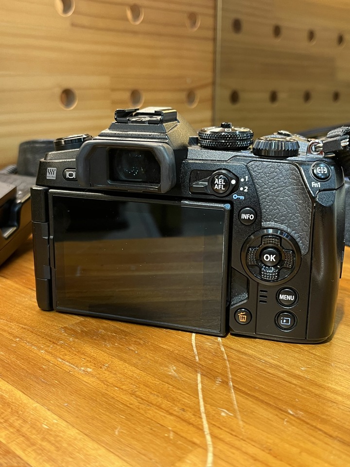 Olympus E-1Mii 機身+ED 12-40 F2.8 pro鏡頭 低快門數12825 無入塵發霉 五軸防手震 95成新 電池*2 品相完美 可小議 自取不寄