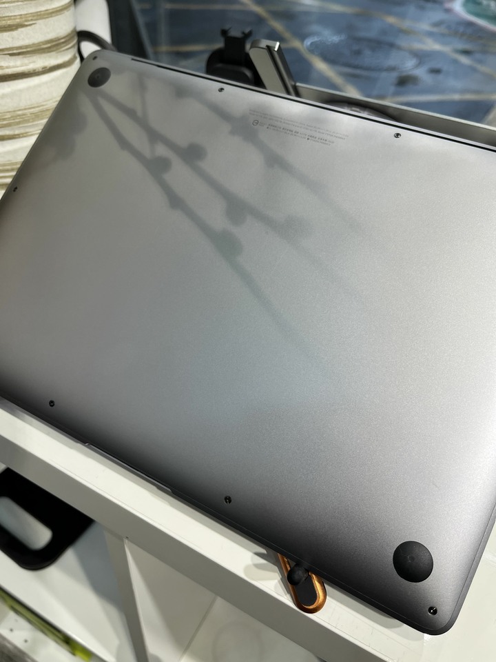 MacBook Air A2179 電池循環96次 i5/16G/512G 機況完美 自取 不議
