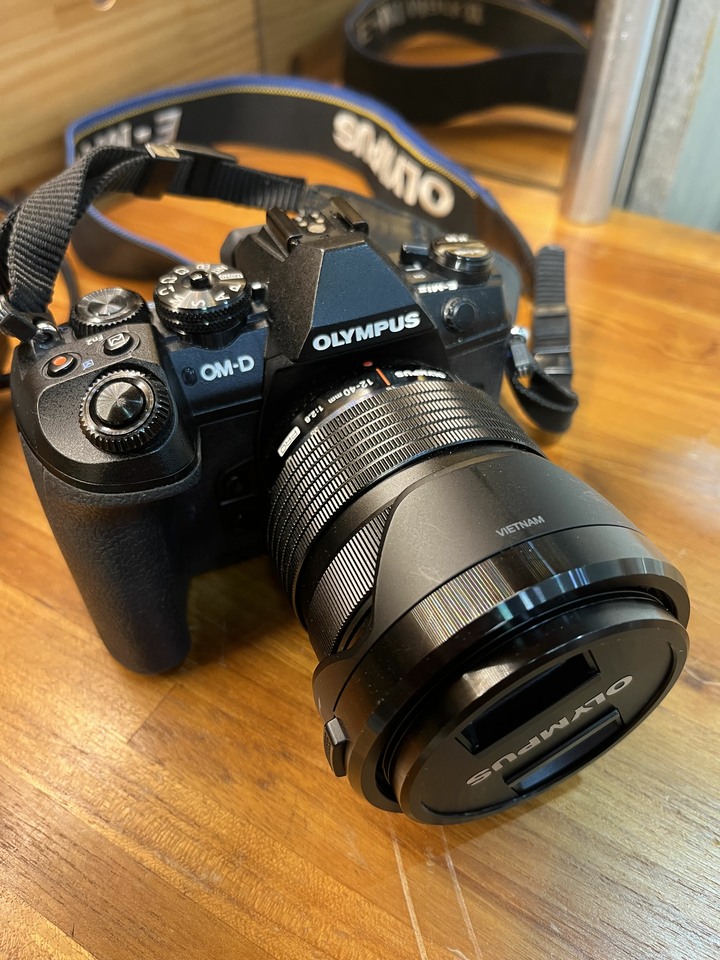 Olympus E-1Mii 機身+ED 12-40 F2.8 pro鏡頭 低快門數12825 無入塵發霉 五軸防手震 95成新 電池*2 品相完美 可小議 自取不寄