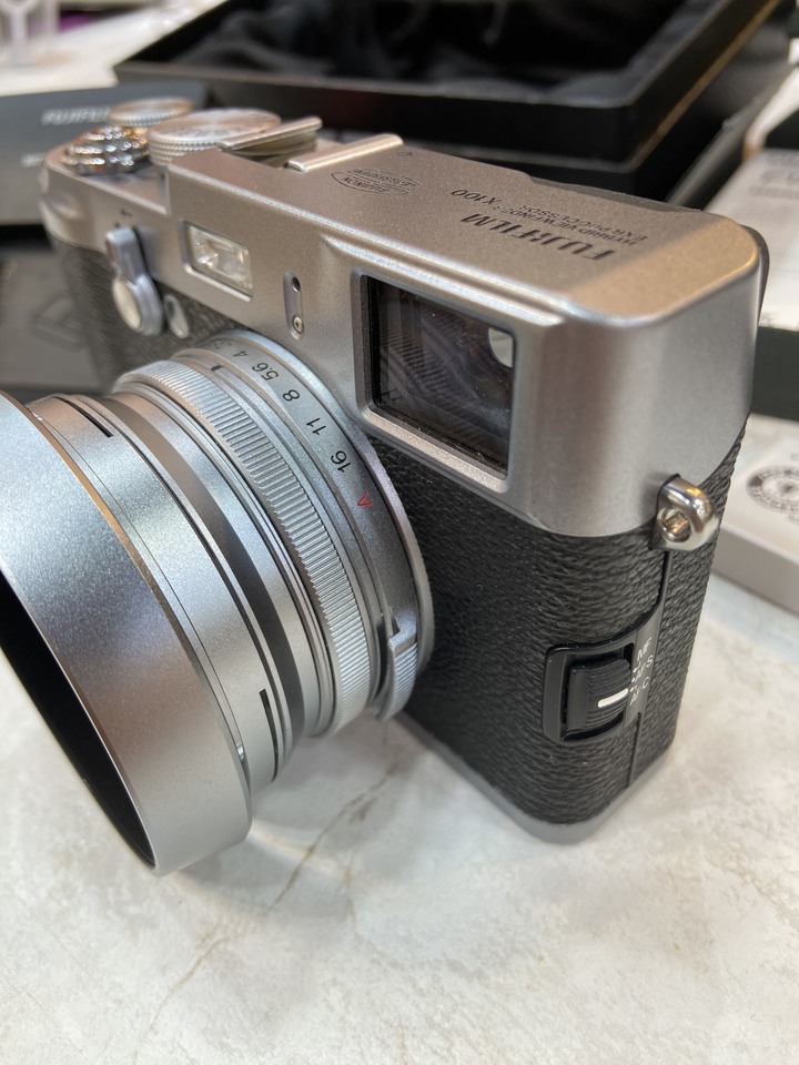 Fujifilm X100 1代 低快門數 原廠遮光罩 詳如圖 功能正常 自取