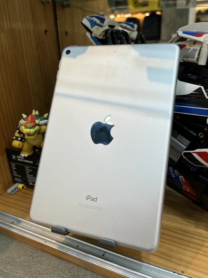 iPad mini 5 wifi 64g 銀 電池84% 功能正常 無傷完整 無盒無配件 自取 不議