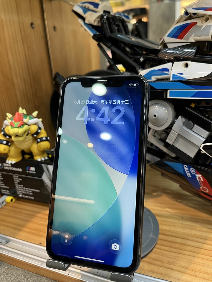 Iphone11 128g 黑 全新副廠面板及電池 功能正常 外觀八成新 自取 不議