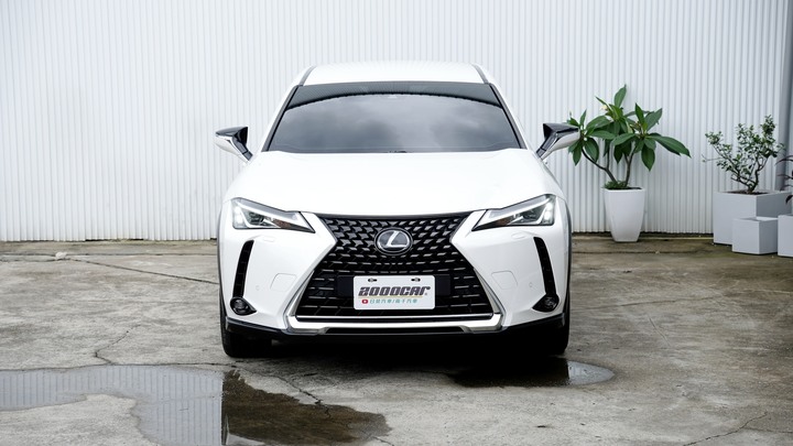 兩千好車－阿鈺 好車推薦＂2021 Lexus UX200＂跑3萬、跟車、電動椅、Carplay系統