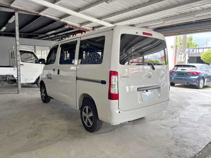 兩千好車－阿鈺 好車推薦＂2024 Toyota Town Ace＂跑2千公里、新車保固、五人座、自排