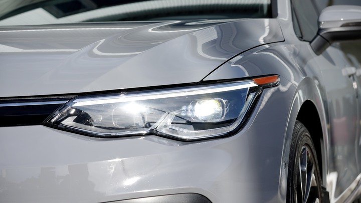 兩千好車－阿鈺 好車推薦＂2023 VW GOLF 230 TSI＂保固內、電動椅、電動尾門