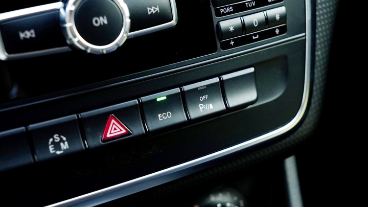 兩千好車－阿鈺 好車推薦＂2014 M-BENZ A180＂安卓機、電動椅