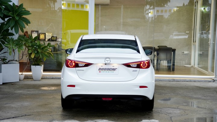 兩千好車－阿鈺 好車推薦＂2018 Mazda 3＂Bose音響、跟車、盲點、恆溫