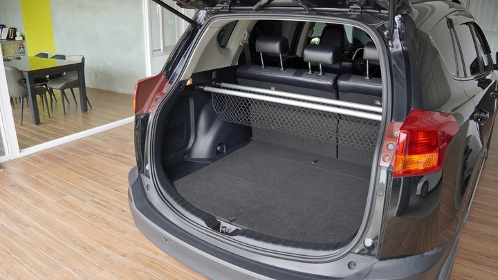兩千好車－阿鈺 好車推薦＂2014 Toyota Rav4＂跑10萬、電動椅、天窗、恆溫