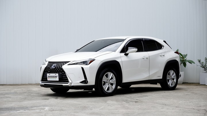 兩千好車－阿鈺 好車推薦＂2021 Lexus UX250h＂跑8萬、跟車、電動椅、Carplay系統