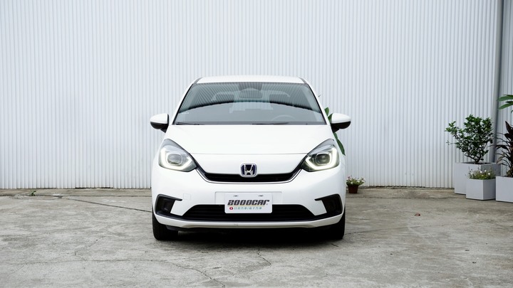 兩千好車公平交易店 好車推薦＂2025 Honda Fit 油電＂新車保固內