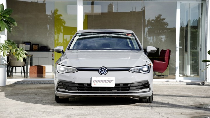 兩千好車－阿鈺 好車推薦＂2023 VW GOLF 230 TSI＂保固內、電動椅、電動尾門