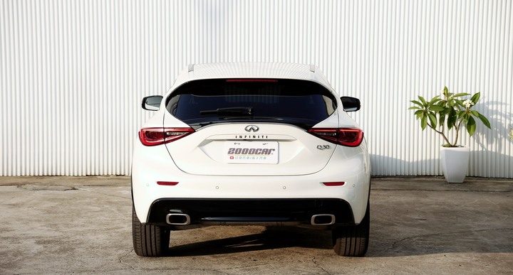 兩千好車－阿鈺 好車推薦＂2017 INFINITI Q30＂全景天窗、雙區恆溫、電動座椅